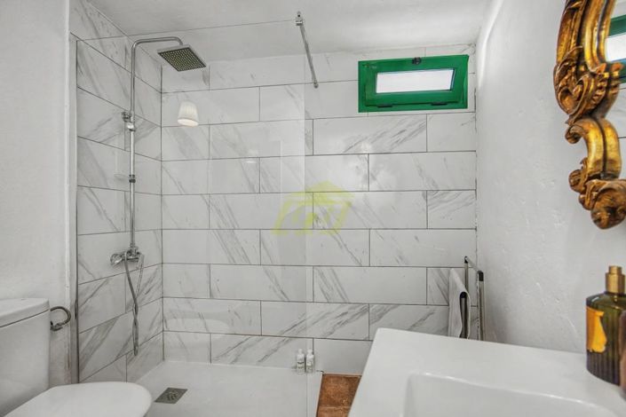 Image No.20-6 Bed Villa for sale