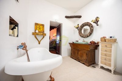 Traditional Canarian Property with Guest Apartments and Panoramic Sea Views