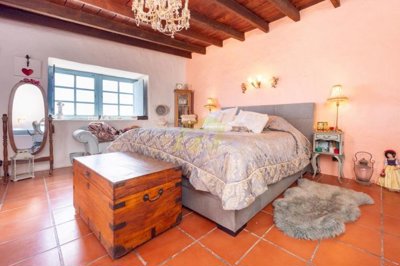 Traditional Canarian Property with Guest Apartments and Panoramic Sea Views