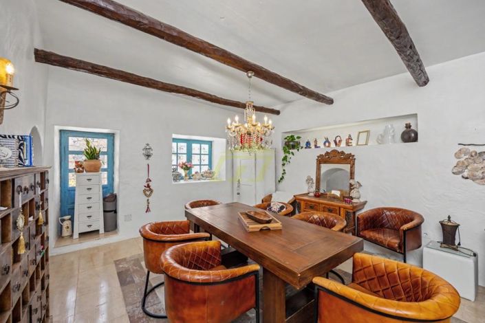 Image No.19-6 Bed Villa for sale