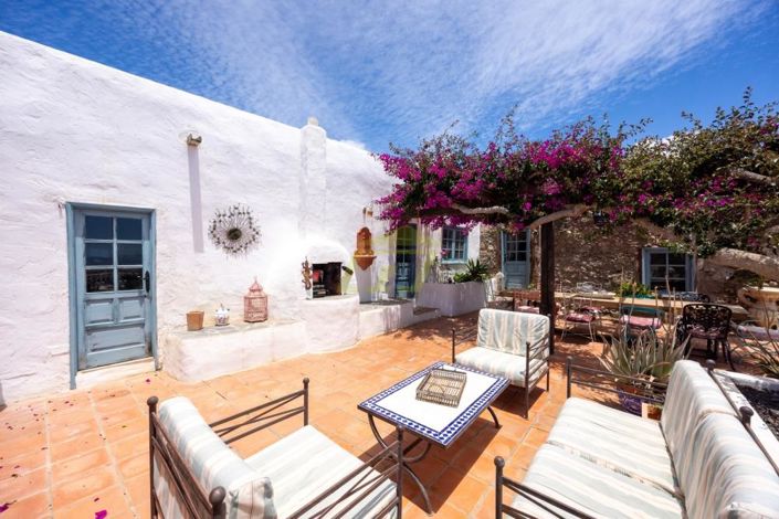 Image No.2-6 Bed Villa for sale