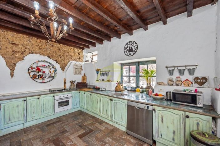 Image No.23-6 Bed Villa for sale
