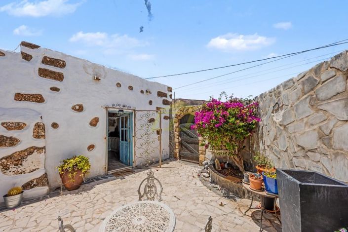 Image No.25-6 Bed Villa for sale