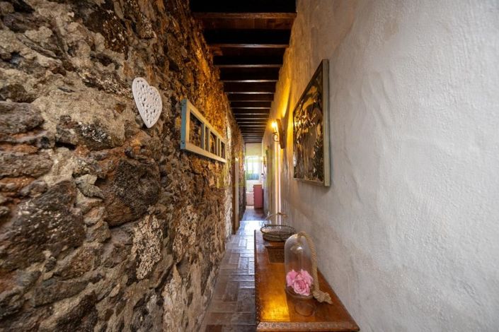 Image No.3-6 Bed Villa for sale
