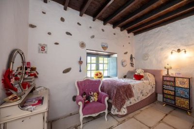 Traditional Canarian Property with Guest Apartments and Panoramic Sea Views