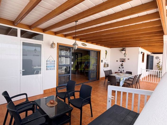Image No.2-Villa de 2 chambres à vendre à Playa Blanca