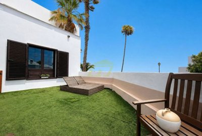 3 bedroom, 2 bathroom duplex in El Palmeral, Costa Teguise