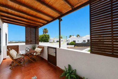 3 bedroom, 2 bathroom duplex in El Palmeral, Costa Teguise