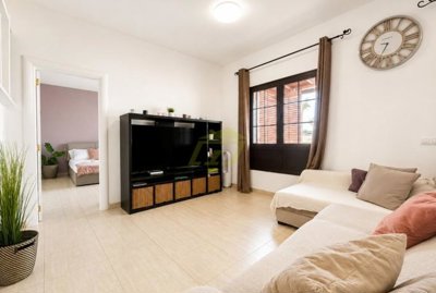 3 bedroom, 2 bathroom duplex in El Palmeral, Costa Teguise