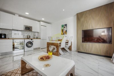 Refurbished Apartment with Large Private Terrace