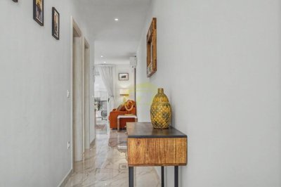 Refurbished Apartment with Large Private Terrace