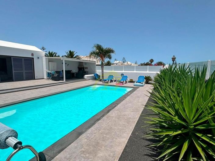 Image No.2-3 Bed Villa for sale