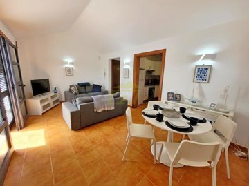 Spacious Family Villa with Heated Pool and Large Private Driveway