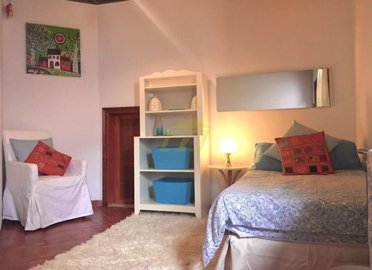 Property in prime area with 3 bedrooms and sea views