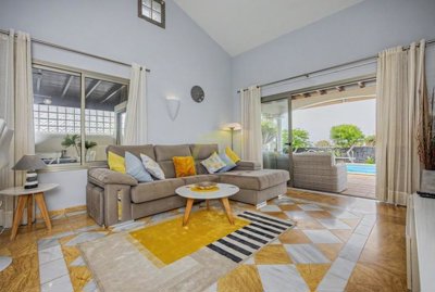 Detached villa boasting panoramic sea views in Playa Blanca