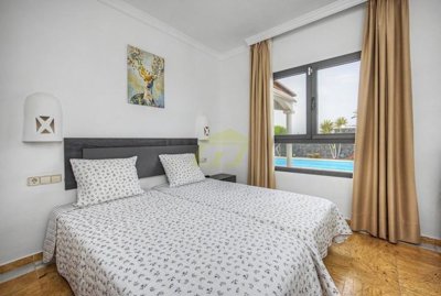 Detached villa boasting panoramic sea views in Playa Blanca