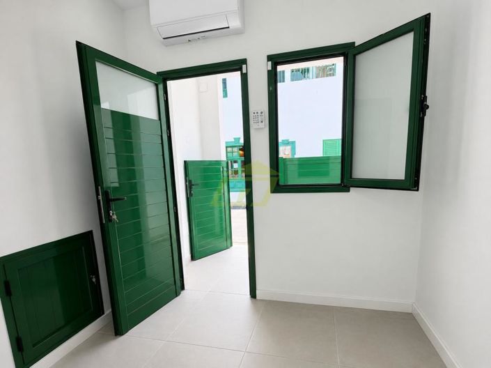 Image No.11-2 Bed Commercial for sale