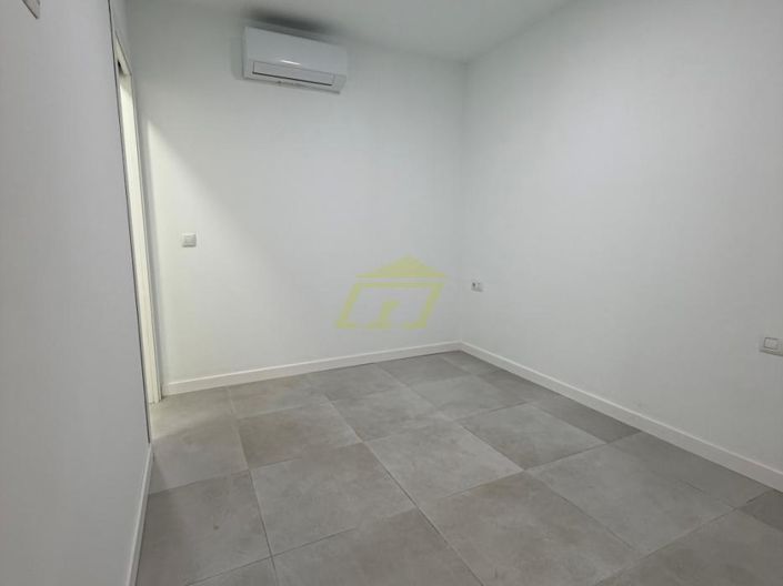 Image No.4-2 Bed Commercial for sale