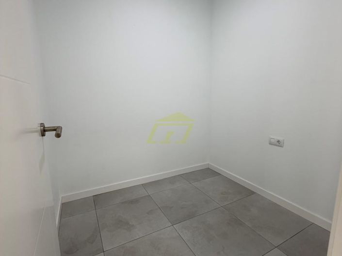 Image No.7-2 Bed Commercial for sale