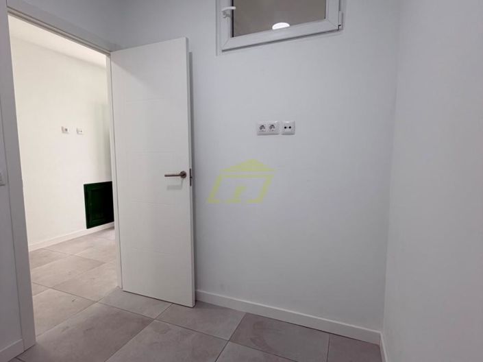 Image No.8-2 Bed Commercial for sale