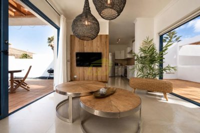 Playa Blanca villa with pool, garage and investment potential