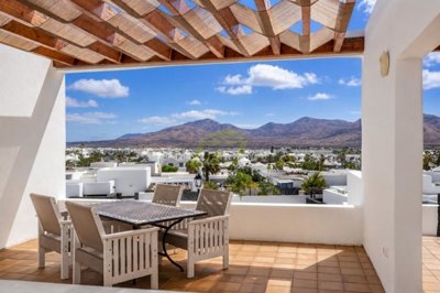 Playa Blanca villa with pool, garage and investment potential