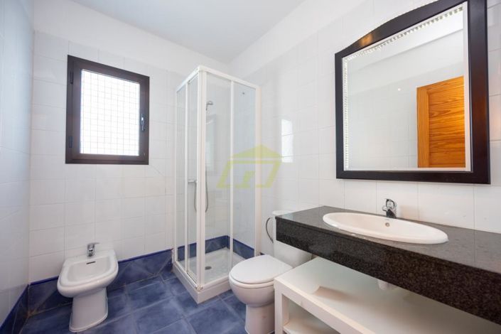 Image No.10-3 Bed Villa for sale