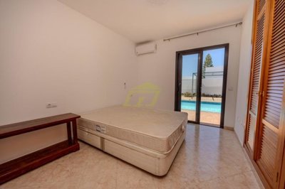 Detached 3-Bedroom villa with private pool and large plot