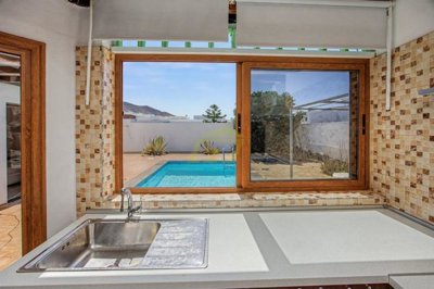 Detached 3-Bedroom villa with private pool and large plot