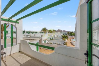 Frontline property with sea views and communal pool