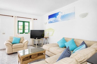 Frontline property with sea views and communal pool