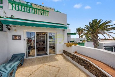 Superb 2 bedroom apartment with communual pool in Costa Teguise