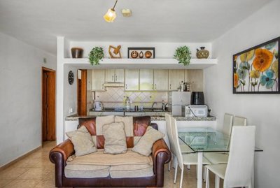 Superb 2 bedroom apartment with communual pool in Costa Teguise