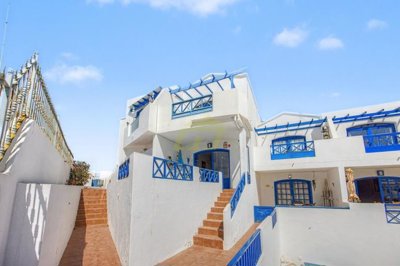 An immaculate property with outdoor space close to the beach in Puerto del Carmen