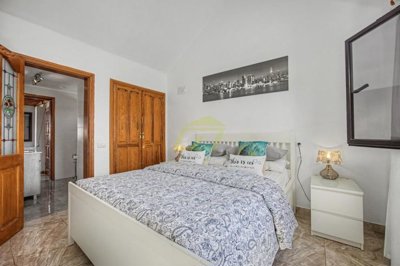 Beautifully renovated 2 bedroom corner plot bungalow in the sought-after Playa Bastián complex