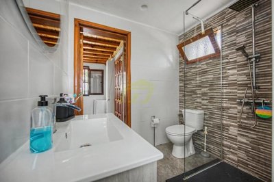 Beautifully renovated 2 bedroom corner plot bungalow in the sought-after Playa Bastián complex