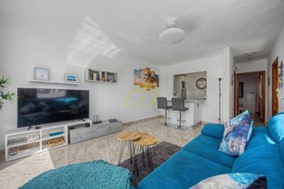Beautifully renovated 2 bedroom corner plot bungalow in the sought-after Playa Bastián complex