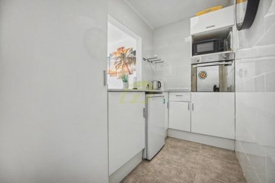 Beautifully renovated 2 bedroom corner plot bungalow in the sought-after Playa Bastián complex