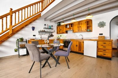 Modern Coastal Living with Private Roof Terrace