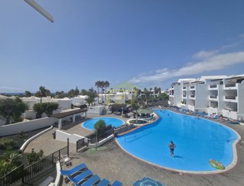 Sea view upper floor apartment with pool