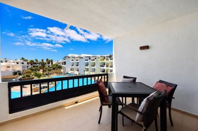 Sea view upper floor apartment with pool