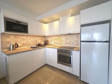 Sea view upper floor apartment with pool