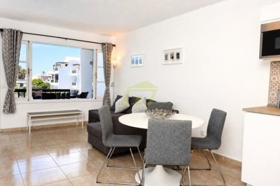 Sea view upper floor apartment with pool