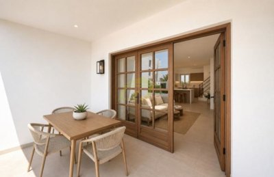 Spacious three-bedroom duplex with parking, minutes from Puerto del Carmen beaches