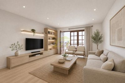 Spacious three-bedroom duplex with parking, minutes from Puerto del Carmen beaches