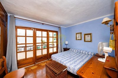 Spacious three-bedroom duplex with parking, minutes from Puerto del Carmen beaches