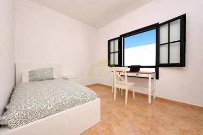 Modern Family Villa on a Generous Plot in Playa Blanca