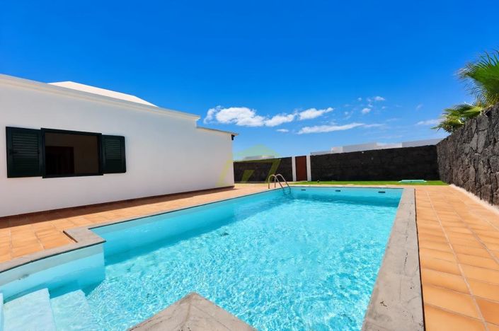 Image No.17-4 Bed Villa for sale