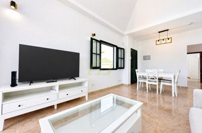 Modern Family Villa on a Generous Plot in Playa Blanca