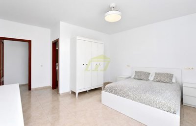 Modern Family Villa on a Generous Plot in Playa Blanca